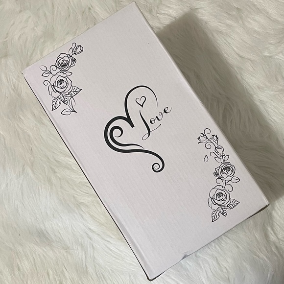 🐊4/$15 New! Beautiful Romantic Teal Gift Throw Blanket For Wife 65x50
!LAST TWO! - Picture 3 of 4